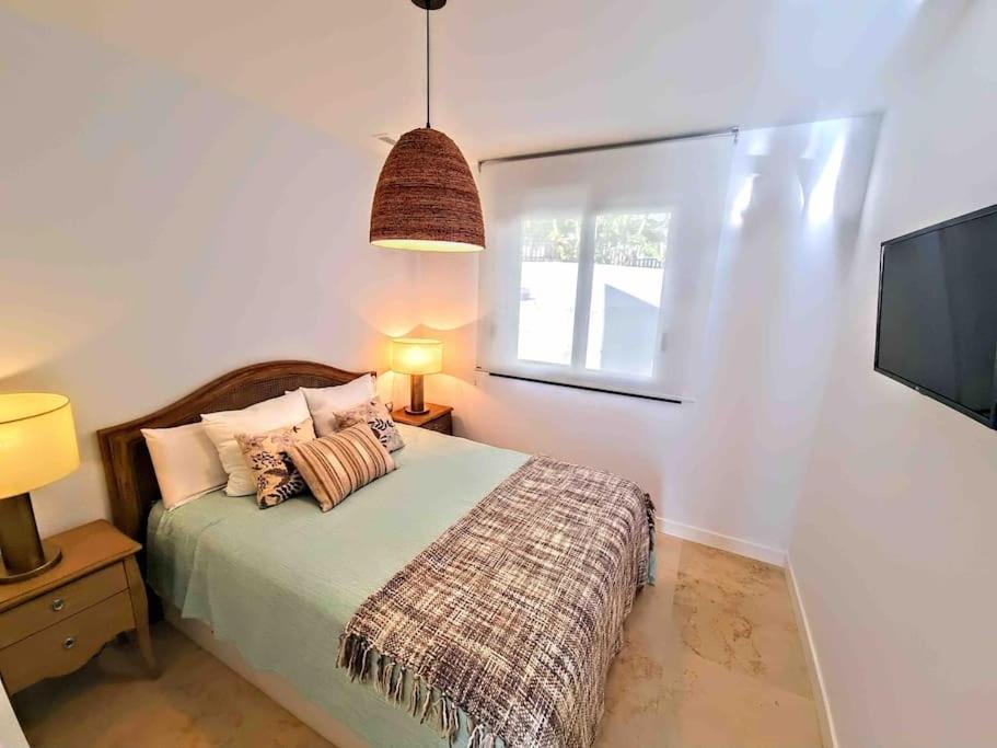 Luxury House With Private Rooftop Jacuzzi On The Golden Mile